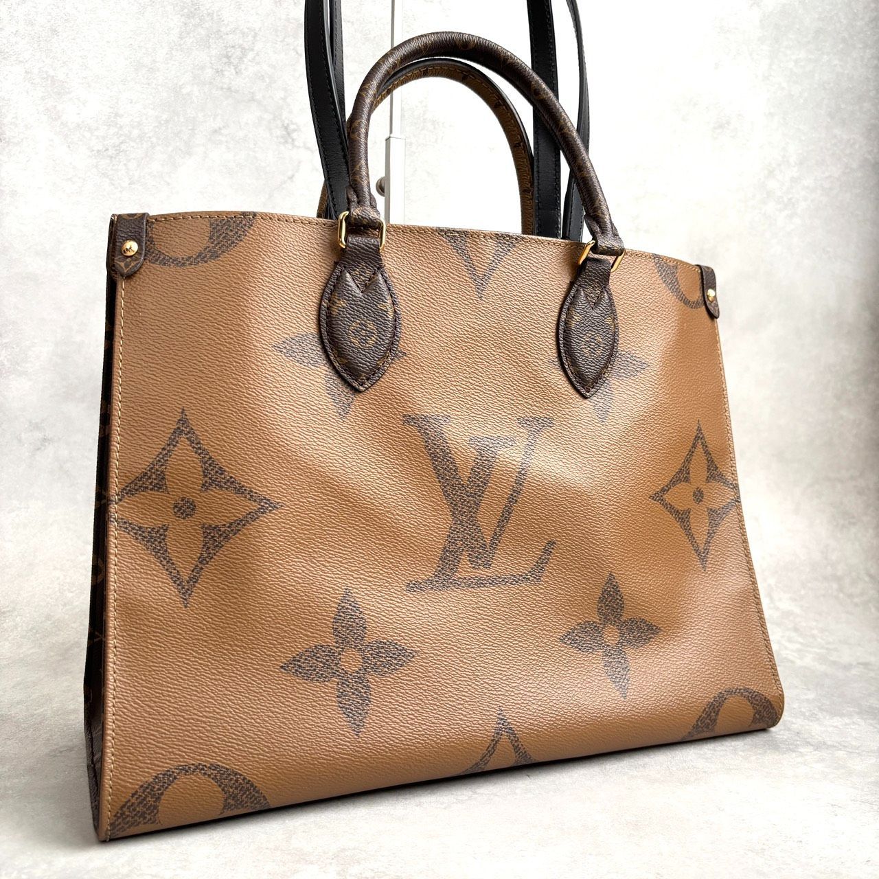 LOUIS VUITTON(ルイ・ヴィトン) モノグラム・ジャイアント オンザゴー 