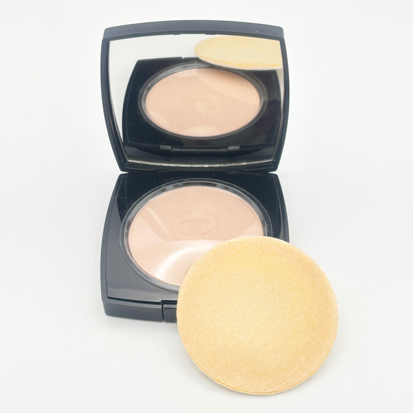 未使用品】CHANEL / POUDRE LUMIERE PRESSEE / PERFECTING PRESSED