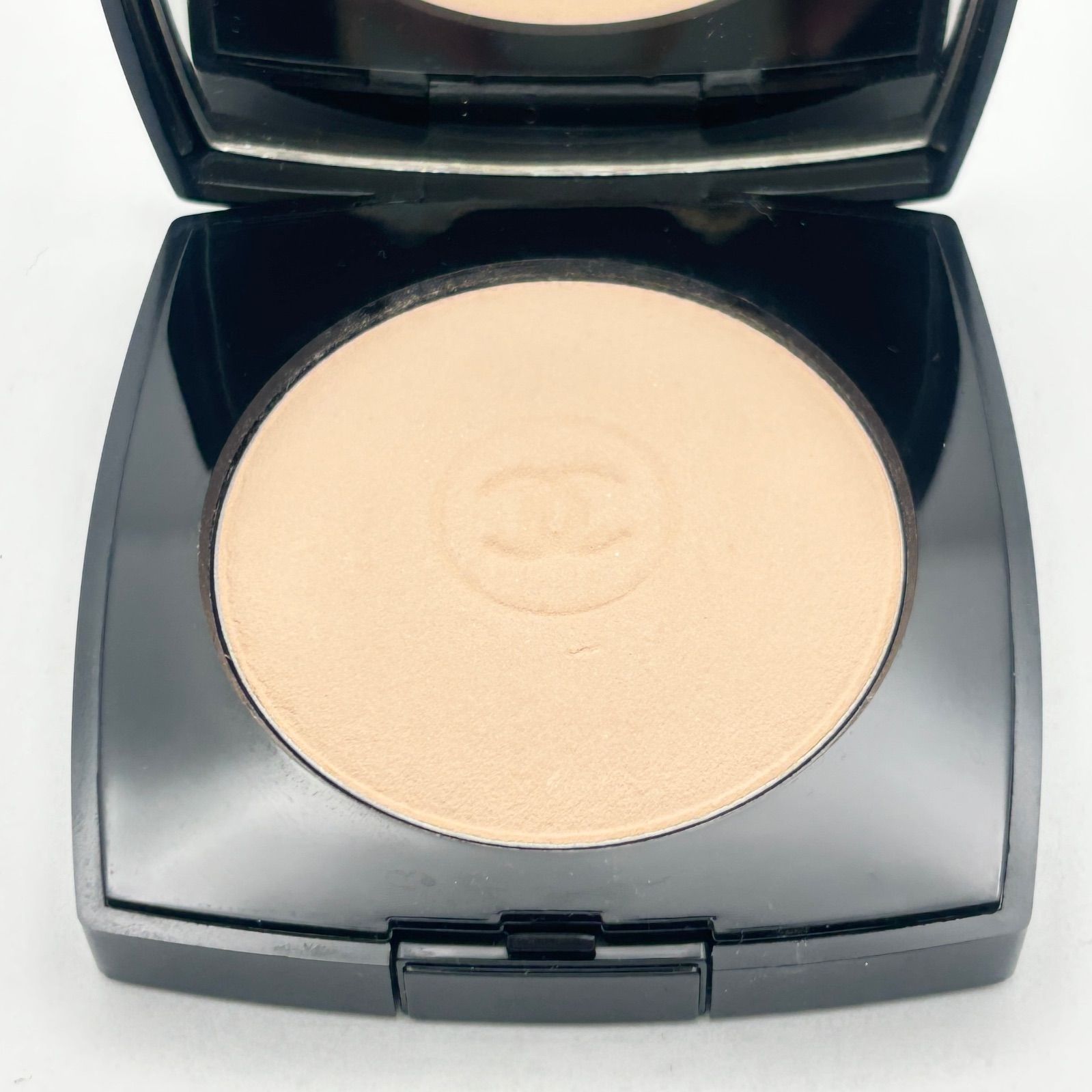 未使用品】CHANEL / POUDRE LUMIERE PRESSEE / PERFECTING PRESSED