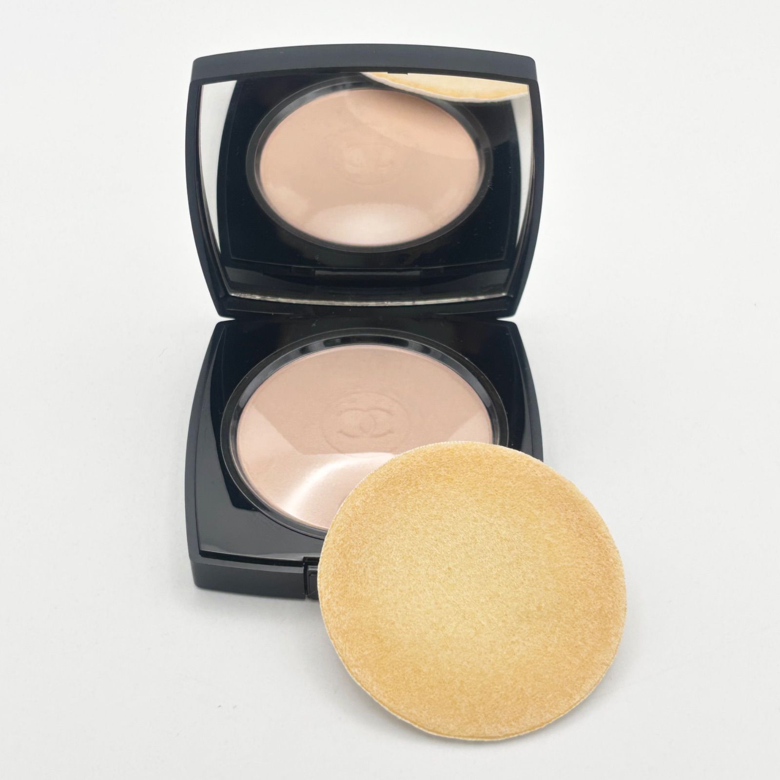 未使用品】CHANEL / POUDRE LUMIERE PRESSEE / PERFECTING PRESSED