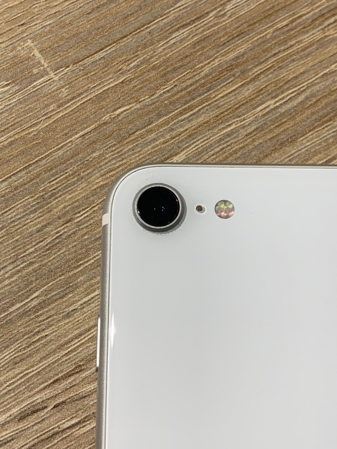 iPhone SE 第2世代 ホワイト ジャンク品 - メルカリ