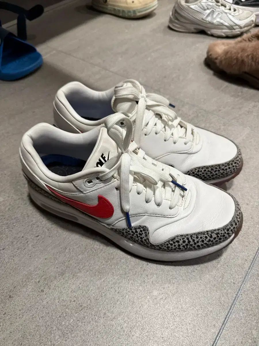 Nike Air Max 1 GOLF シューズ ホワイト/レッド　サファリ 260 NIKE ゴルフシューズ エアマックス1サファリ - メルカリ