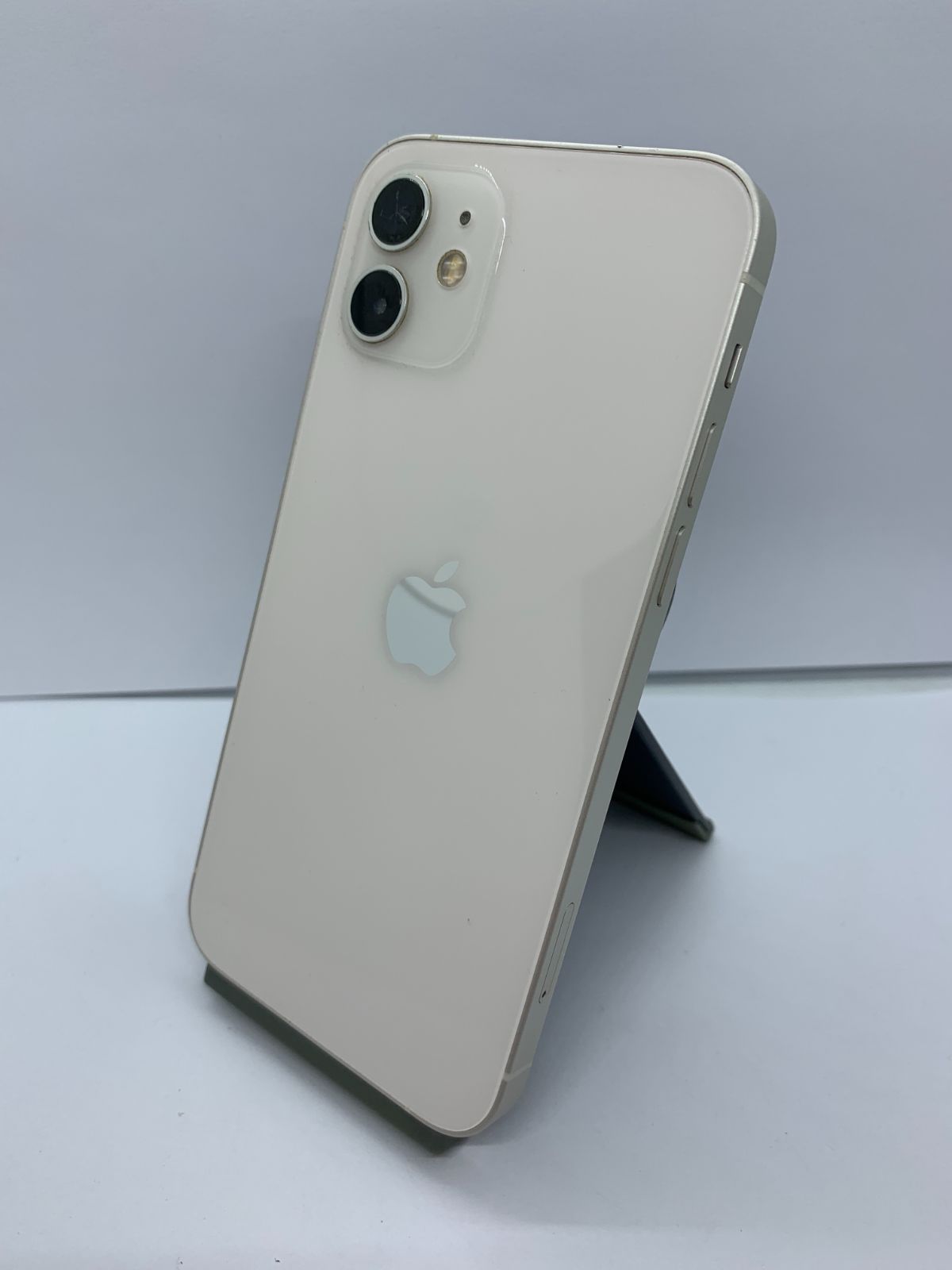 iPhone 12 64GB WH 中古 SIMロック解除済 - メルカリ