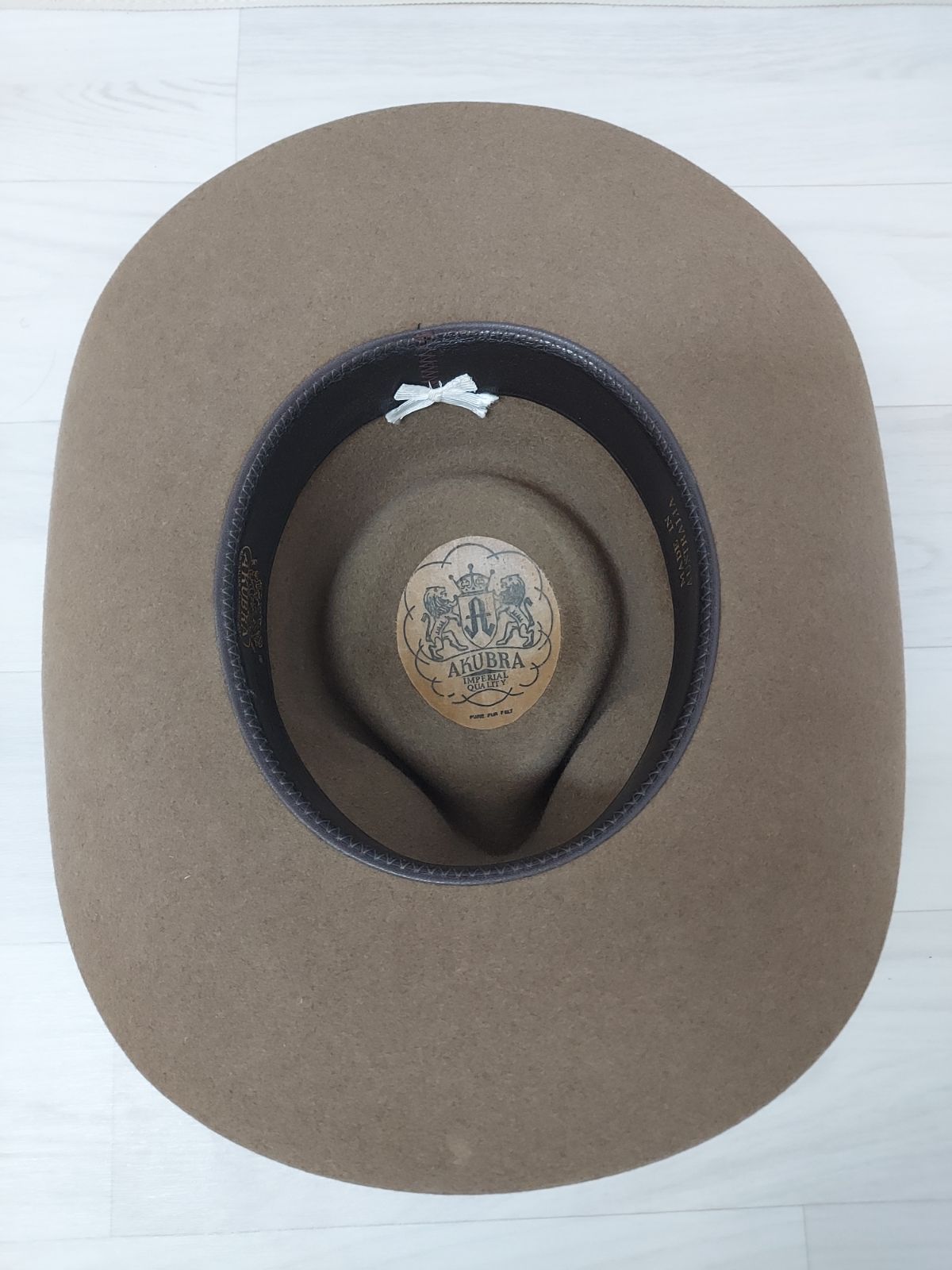 AKUBRA アクブラ　ウエスタンハット　テンガロンハット　ベージュ58キムタク アクブラ オーストラリア AKUBRA Snowy River フェルトハット