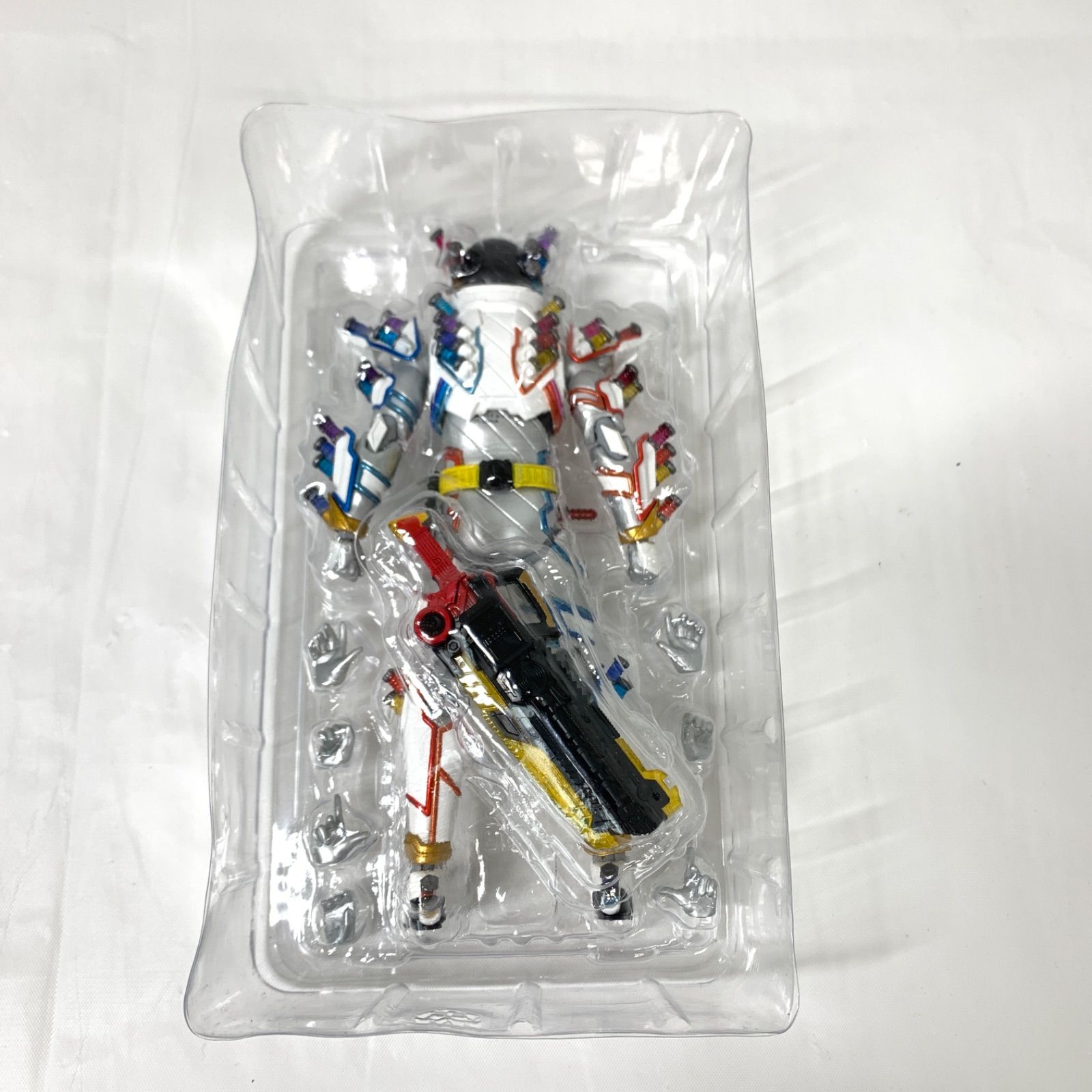 中古】S.H.Figuarts 仮面ライダービルド ジーニアスフォーム 魂ウェブ 