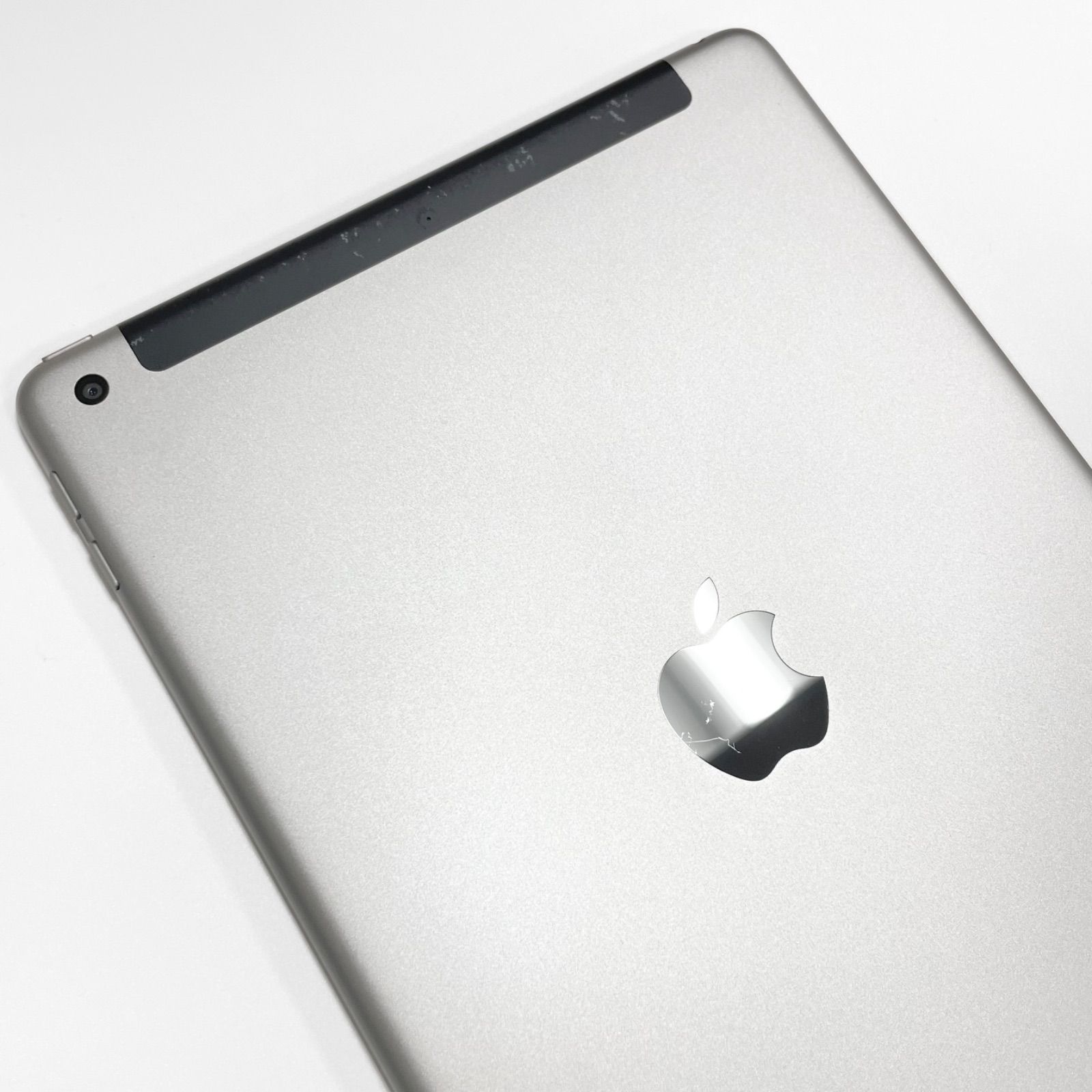 iPad 第5世代 32GB セルラー 中古 バッテリー99% - メルカリ