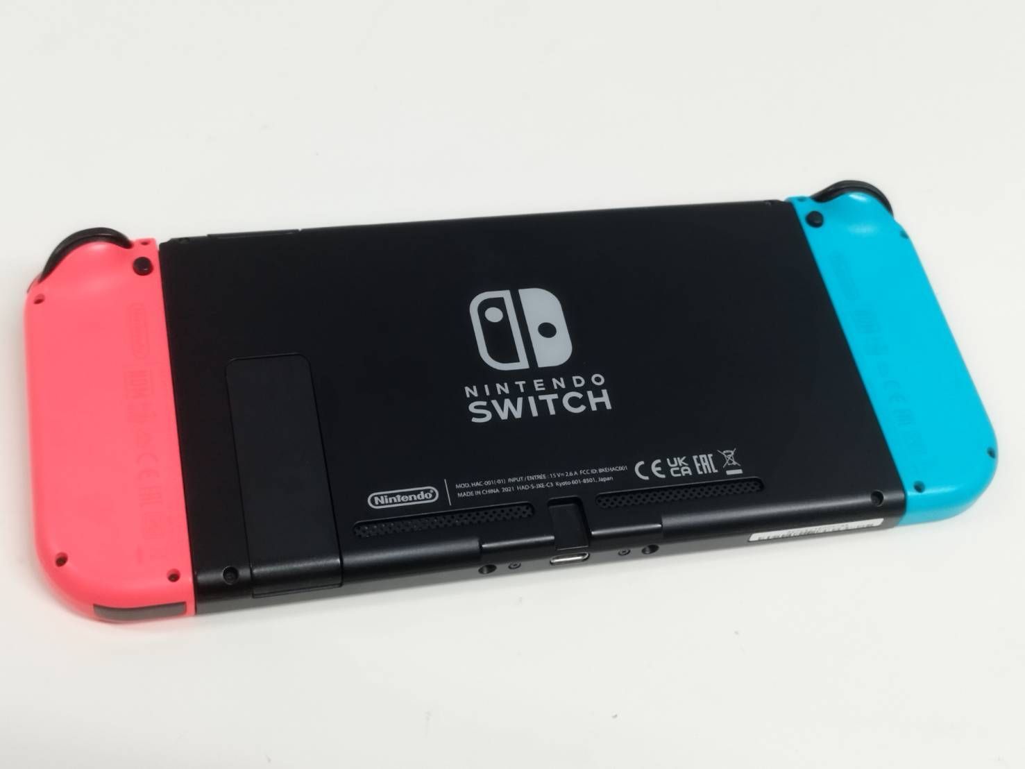 Nintendo Switch 本体 HAC-001(-01)/2021年製/バッテリー強化版〈HAC-S