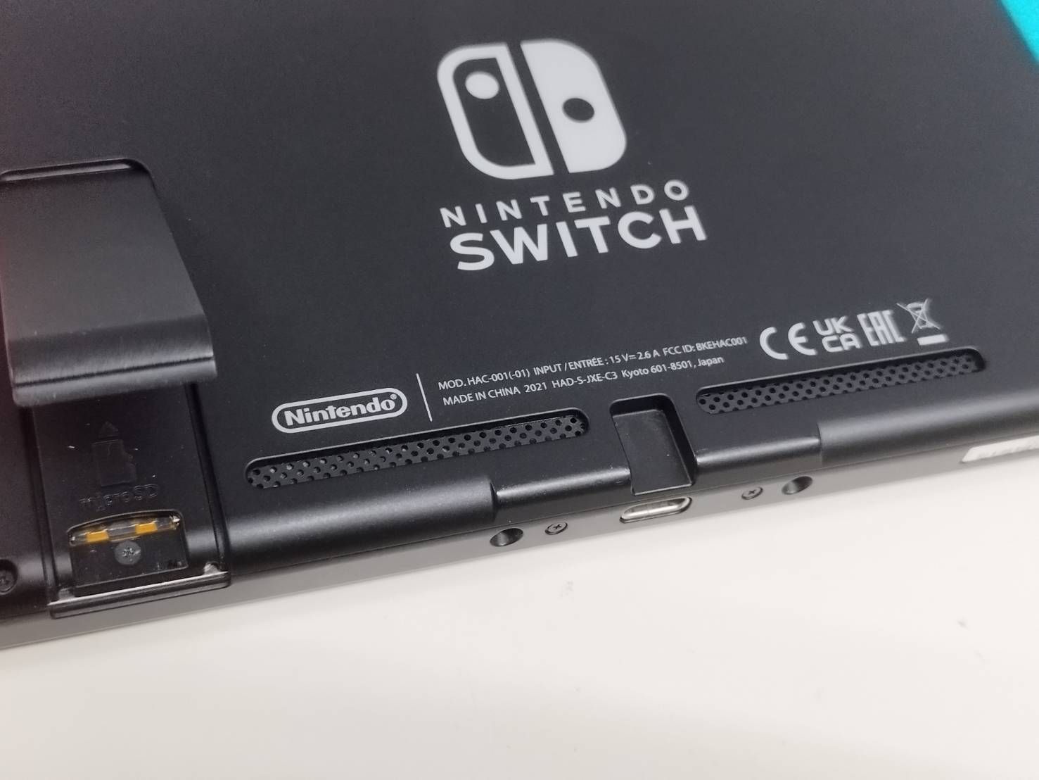 【良品】Nintendo Switch HAC-001(-01)/2019年製/キャリングケースつき！ Nintendo Switch 本体 HAC-001(-01)/2021年製/バッテリー強化版〈HAC-S