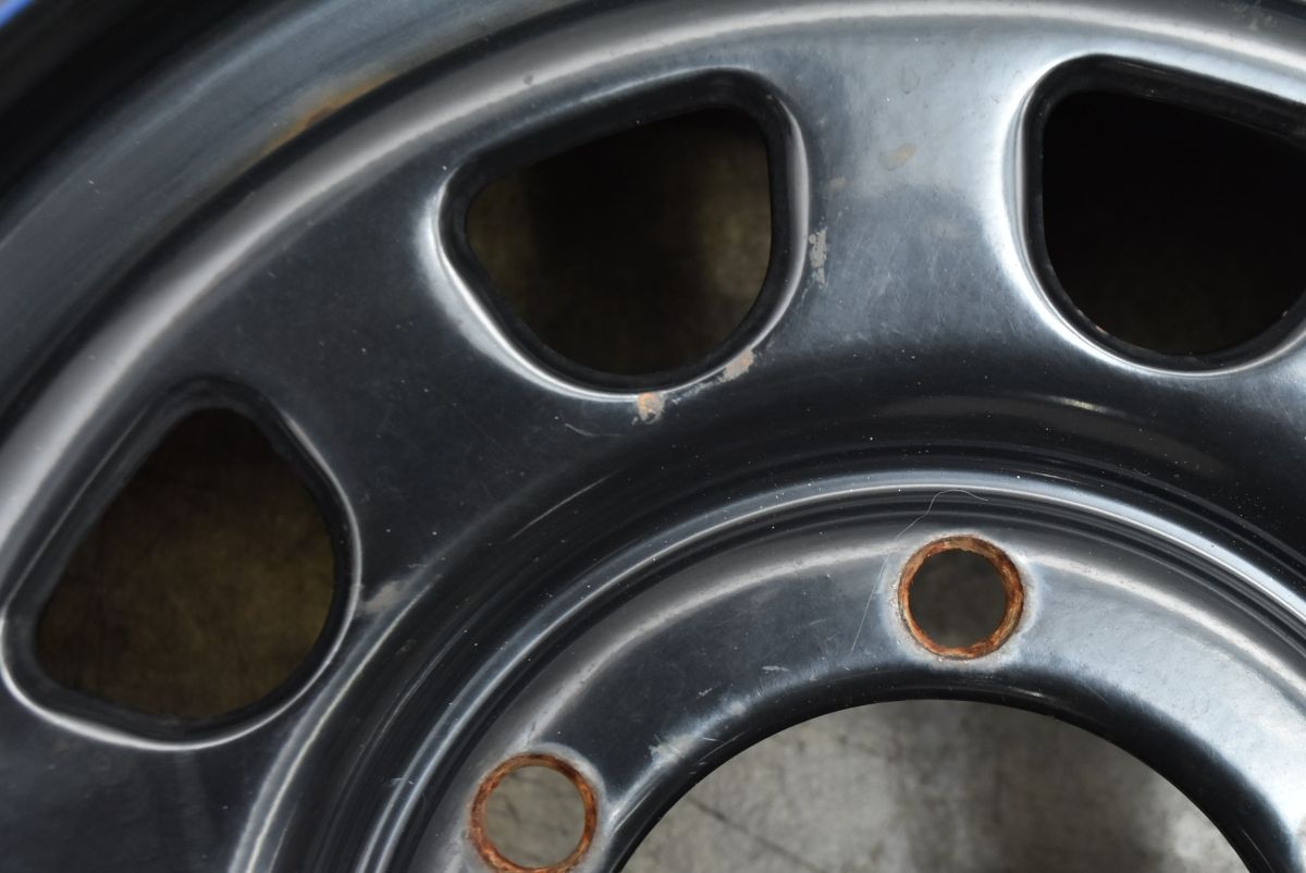 ☆9部山☆　デイトナ　スチールホイール　15インチ　PCD139.7 J数不明　6穴　ET約42　ハブ径約107　Hankook WINTER RW06　195/80R15 2015年 整理番号：NG2024/07/09②　タイヤ・ホイール 15インチ デイトナホイール 4本セット 【15×6.5J+38 6H PCD139.7