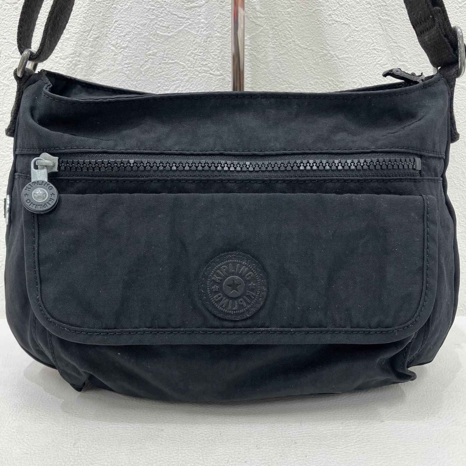 2420 KIPLING キプリング ショルダーバッグ 斜めがけ 紐調節可能 