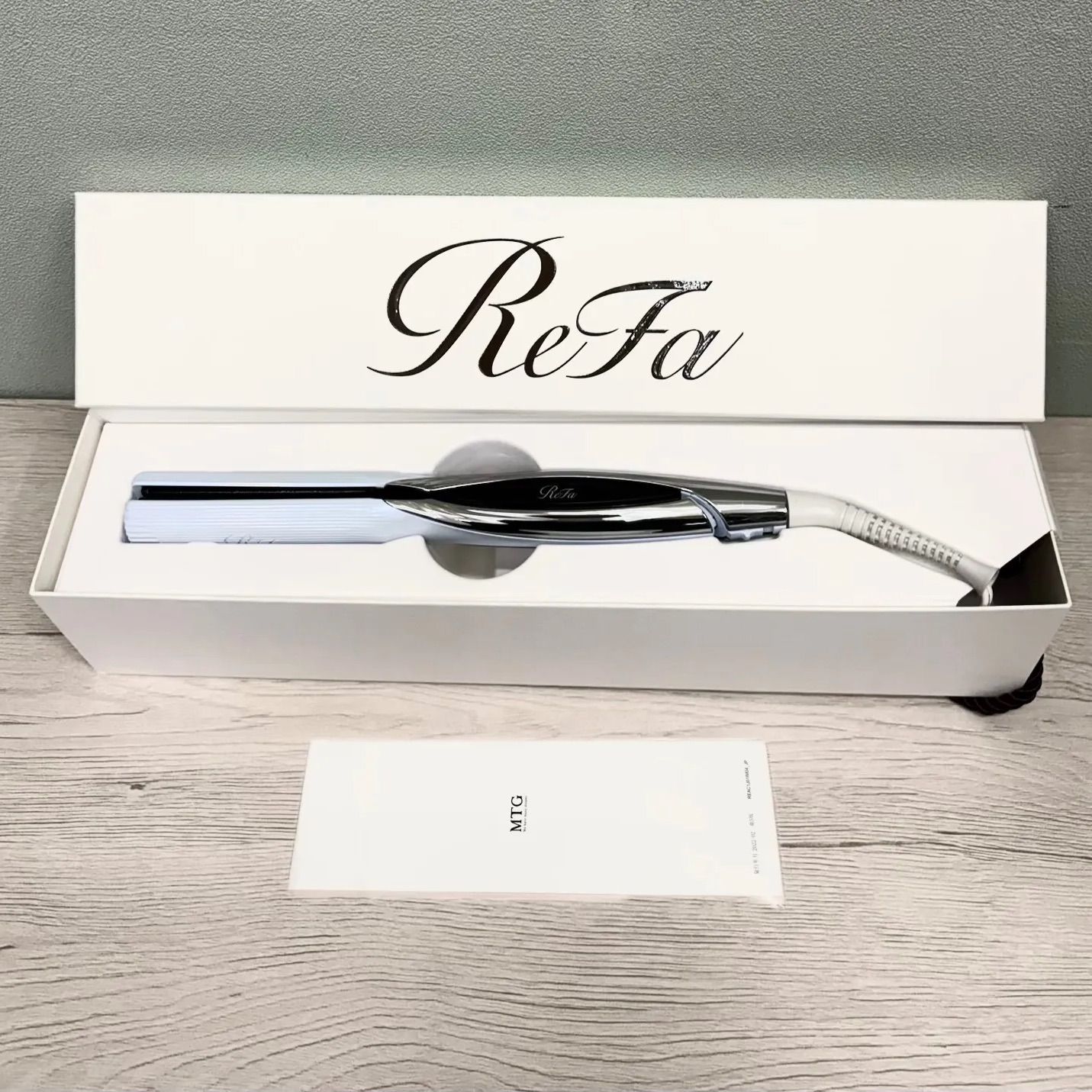 リファ ストレートアイロン（箱無し） ReFa - リファビューテックストレートアイロン 箱のみの通販 by 11月お