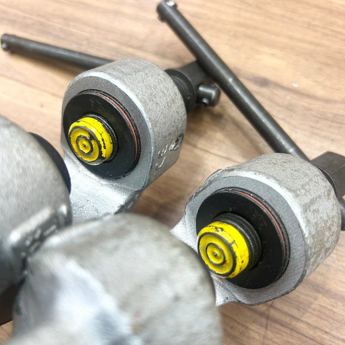 ◇2個セット イーグルクランプ ねじ式全方向クランプ SBB-0.5 【中古