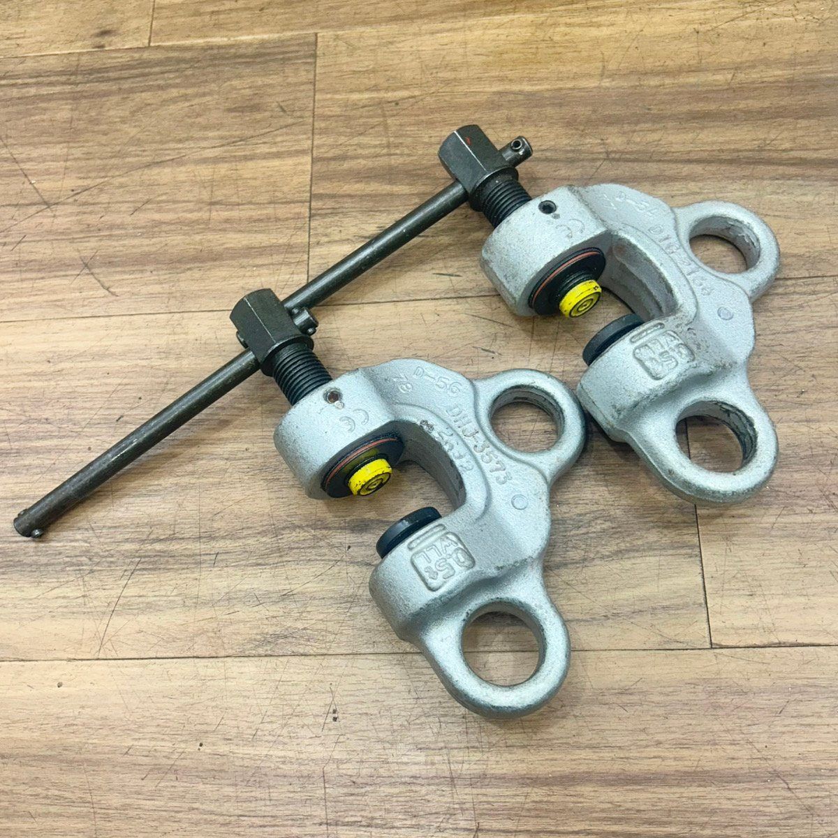 イーグルクランプ SBB-1t ねじ式クランプ【船橋馬込店】【店頭取引限定】【中古】管理番号：ITQFJE5L5U3S イーグルクランプ ねじ式全方向クランプ SBB-1tの中古 中古C傷汚れあり