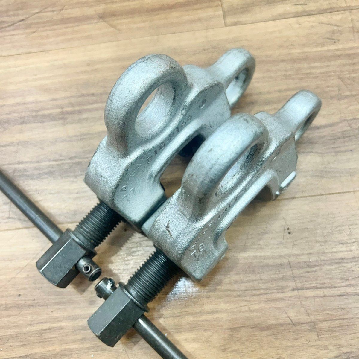 ◇2個セット イーグルクランプ ねじ式全方向クランプ SBB-0.5 【中古