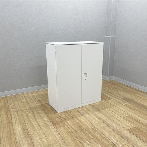 オカムラ両開き書庫 ホワイト キャビネット スチール 収納 鍵付き棚板2