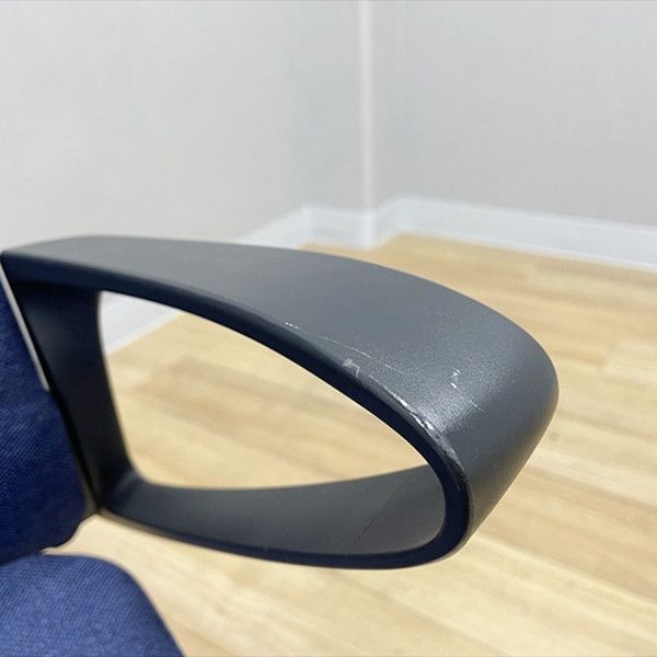モードチェア ミドルバック オフィスチェア 肘付 オカムラ ブルー