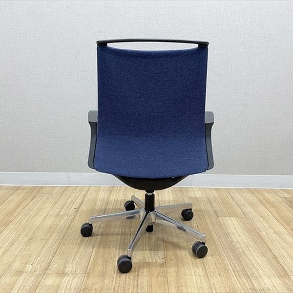 モードチェア ミドルバック オフィスチェア 肘付 オカムラ ブルー