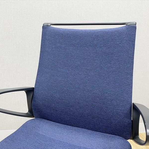 モードチェア ミドルバック オフィスチェア 肘付 オカムラ ブルー