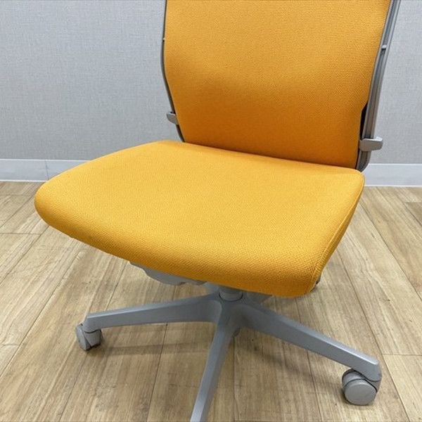 エスクードチェア ローバック クッションタイプ オフィスチェア 肘無 オカムラ オレンジ エスクードチェア ローバック クッションタイプ オフィスチェア 肘無 オカムラ オレンジ