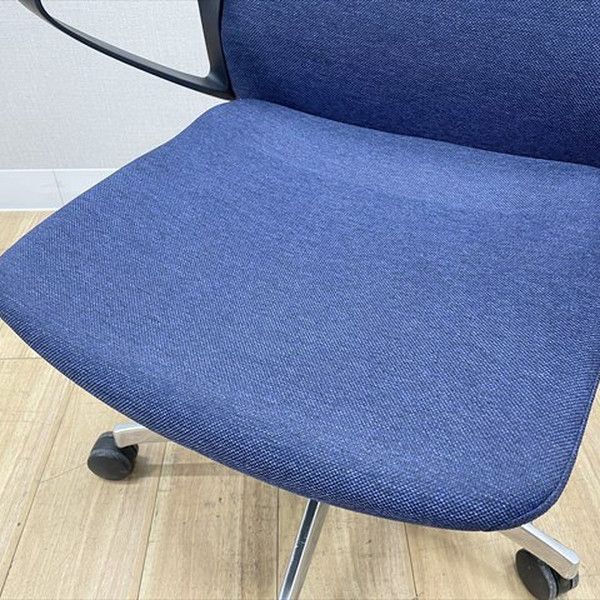 モードチェア ミドルバック オフィスチェア 肘付 オカムラ ブルー