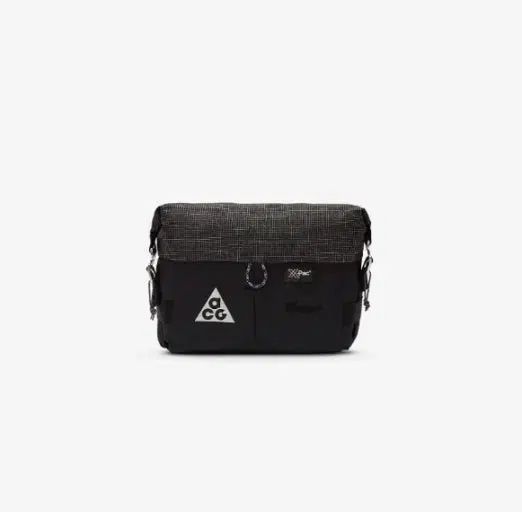 ナイキ ACG アイセン ペニー パック 3L ブラック メタリック シルバー