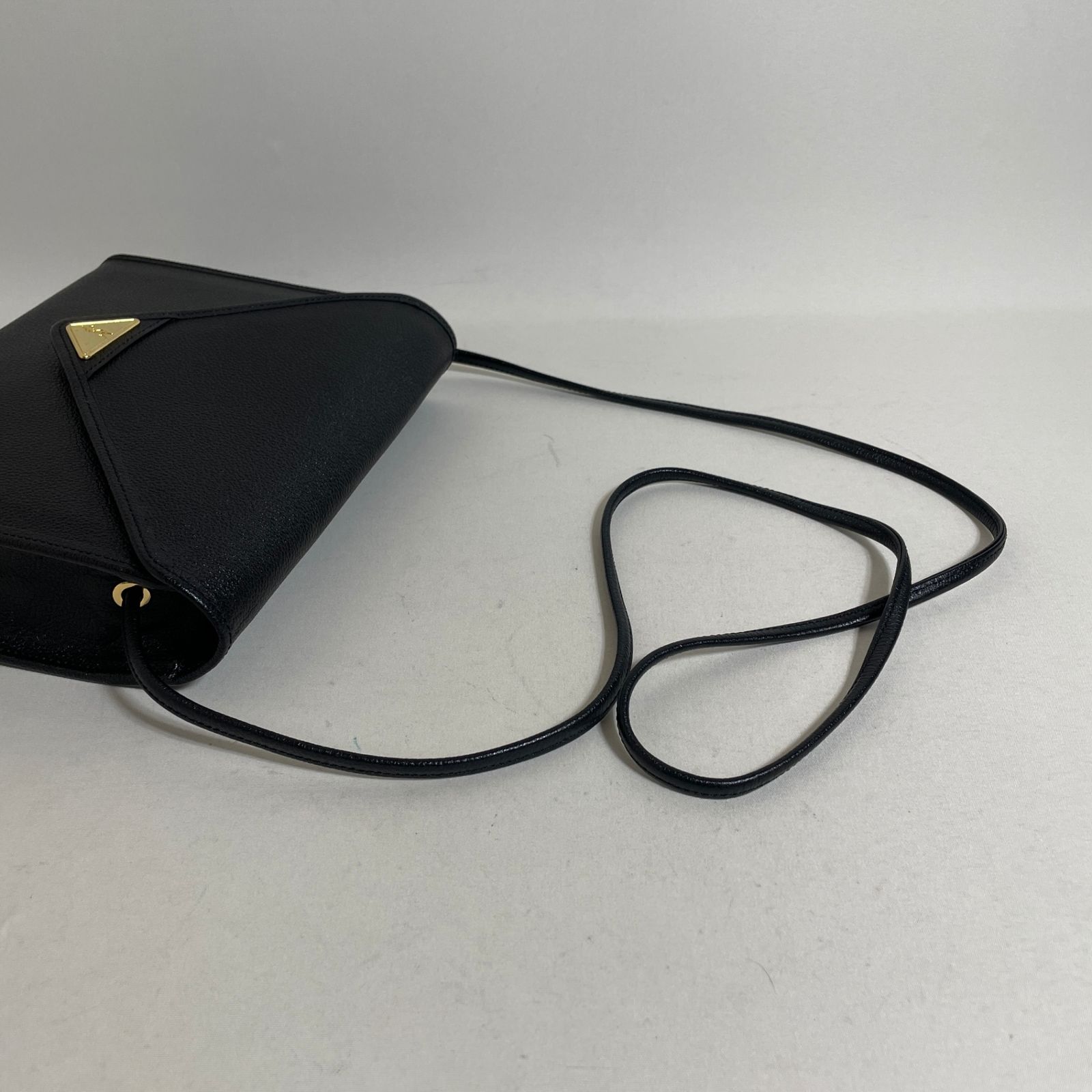 2604-180｜美品｜イヴサンローラン ショルダーバッグ レザー ブラック 