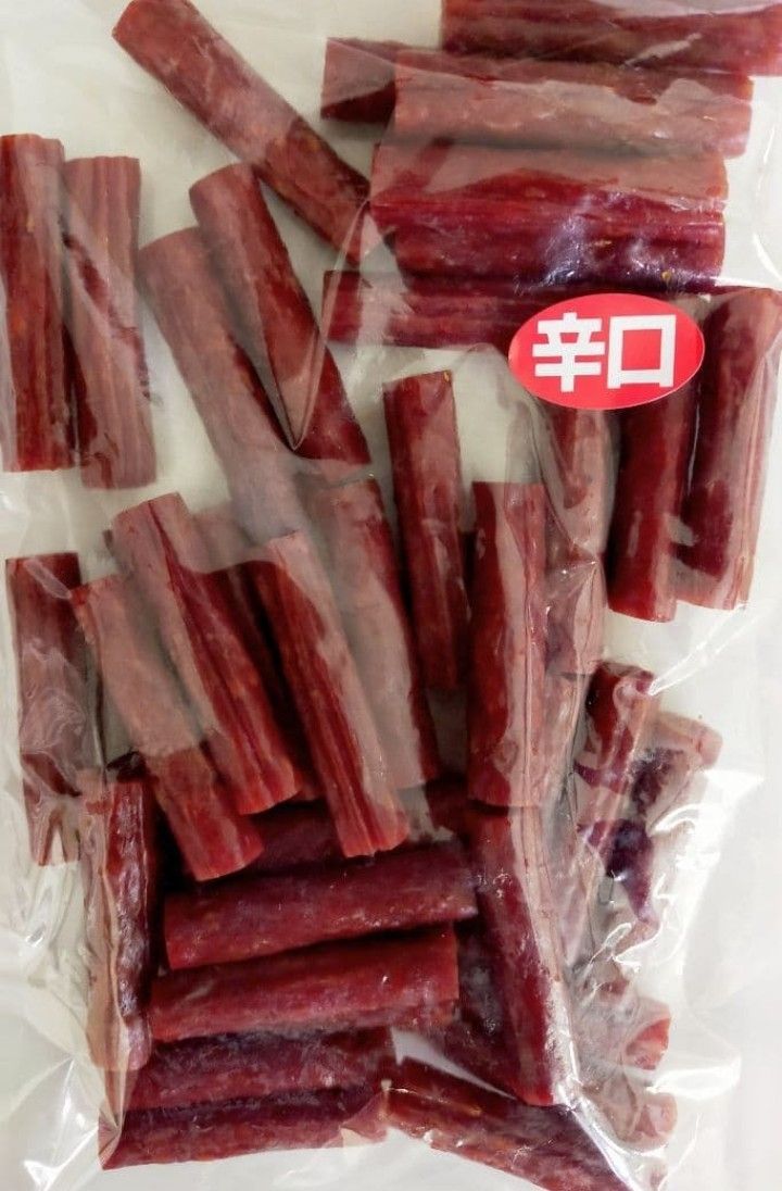 ♦３つの味が勢揃い♦ノーマル・黒胡椒・一味唐辛子/宮内ハム/ドライソーセージ６袋 宮内ハムのドライソーセージ・メガパック500(無選別カルパス) 辛口