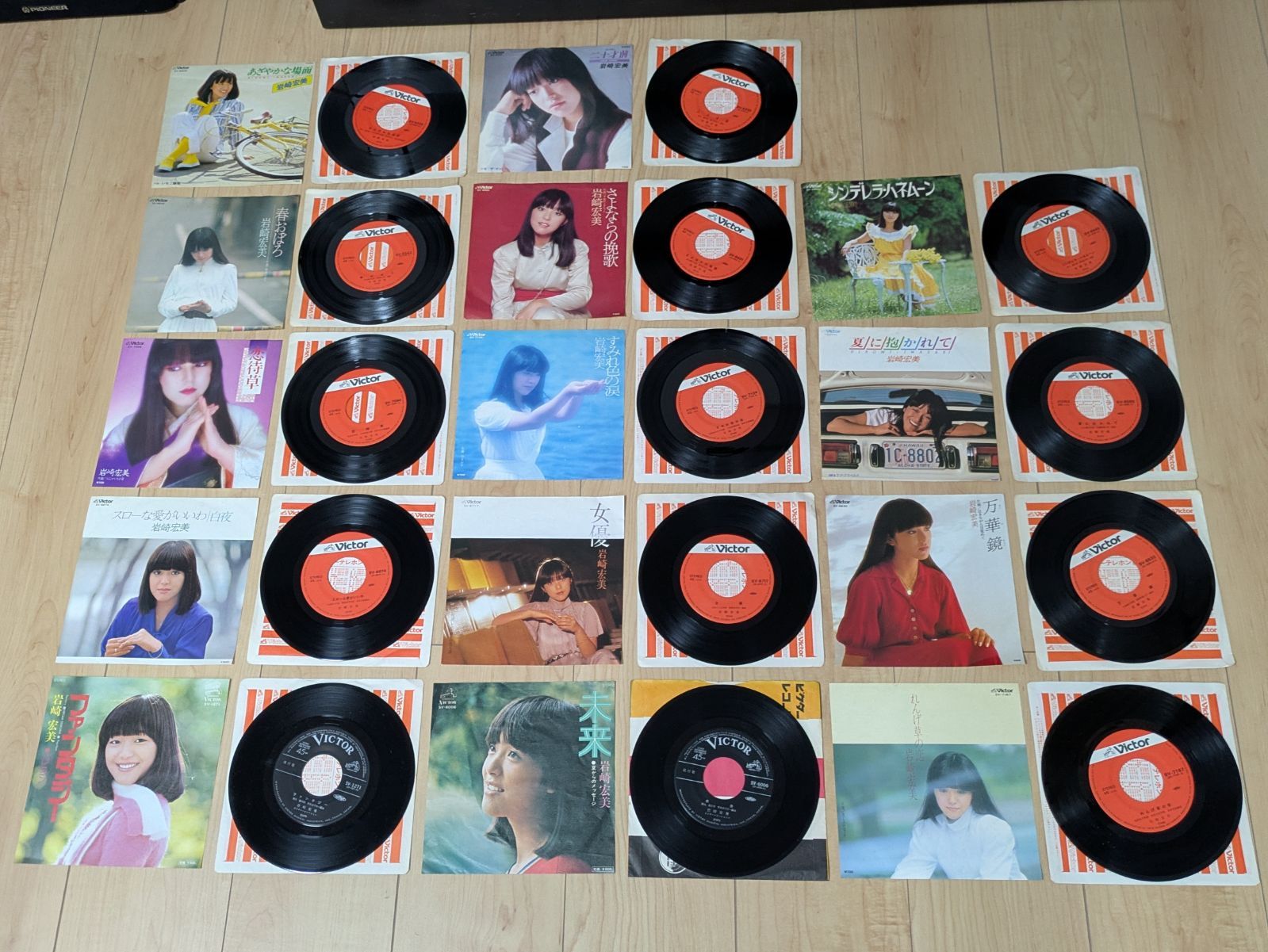 岩崎宏美　レコード　34組44枚セット　中古美品 レコード 岩崎宏美 EP42枚 - メルカリ