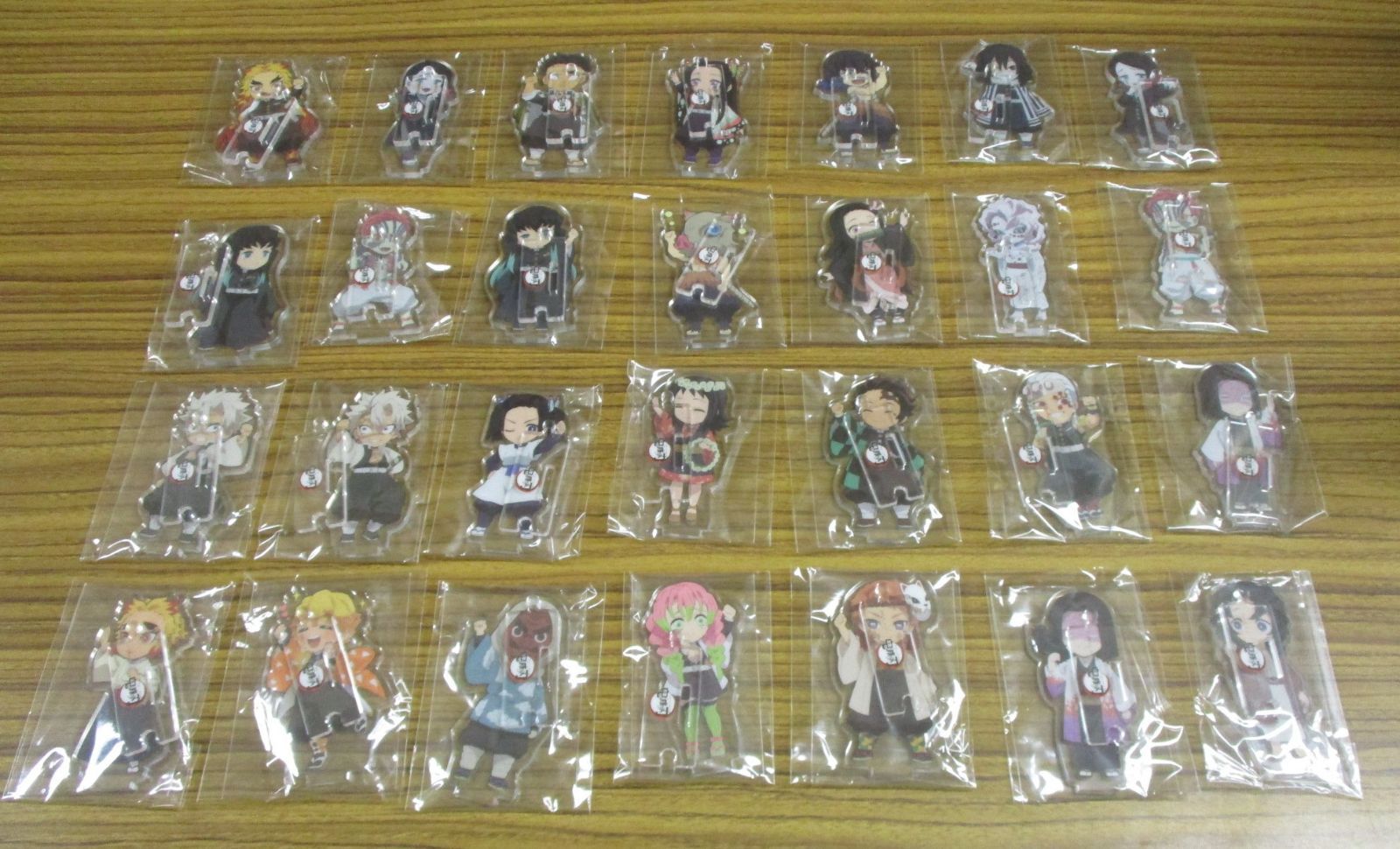鬼滅の刃 繋がるアクリルスタンド 28種 未開封品