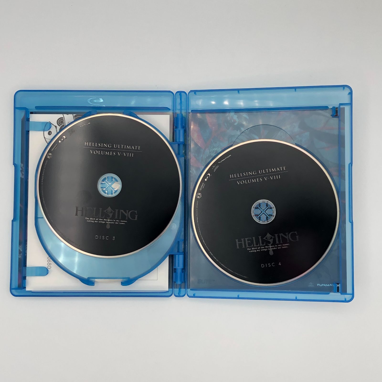 【中古】ヘルシング Volume 5-8　Blu-ray + DVD　 (北米版) ヘルシング Volume 1-4」「 ヘルシング Volume 5-8」 Blu-ray + DVD