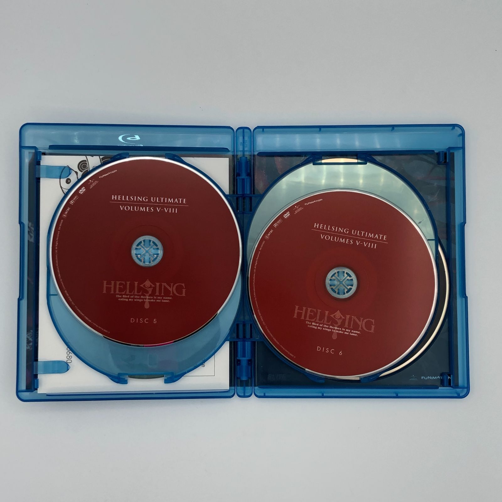 ヘルシング Volume 1-4」「 ヘルシング Volume 5-8」 Blu-ray + DVD