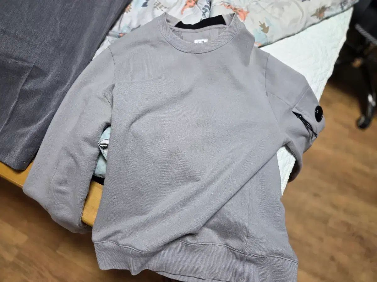 C.P. COMPANY シーピーカンパニー スウェット グレー Lサイズ-【楽ギフ 