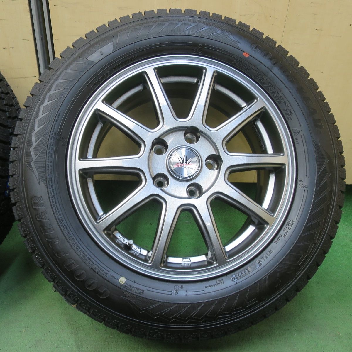 未使用！23年☆LOXARNY SPORT 205/65R16 スタッドレス グッドイヤー 
