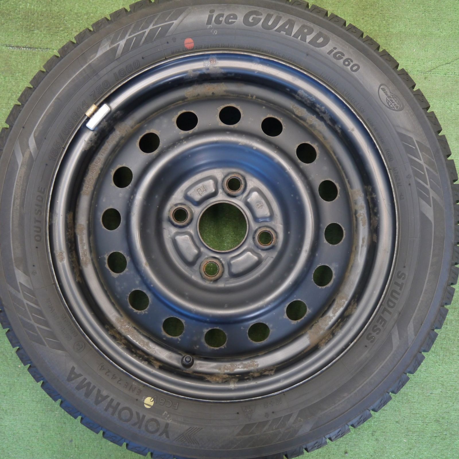 バリ溝！24年！9.5分以上スタッドレス 155/65R14 ヨコハマ アイス