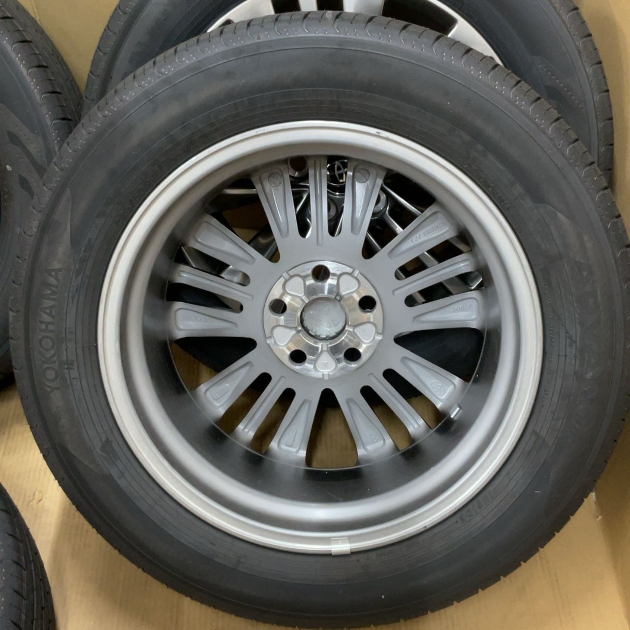 トヨタ 18インチ 40系アルファード純正ホイール&YOKOHAMAタイヤ4本