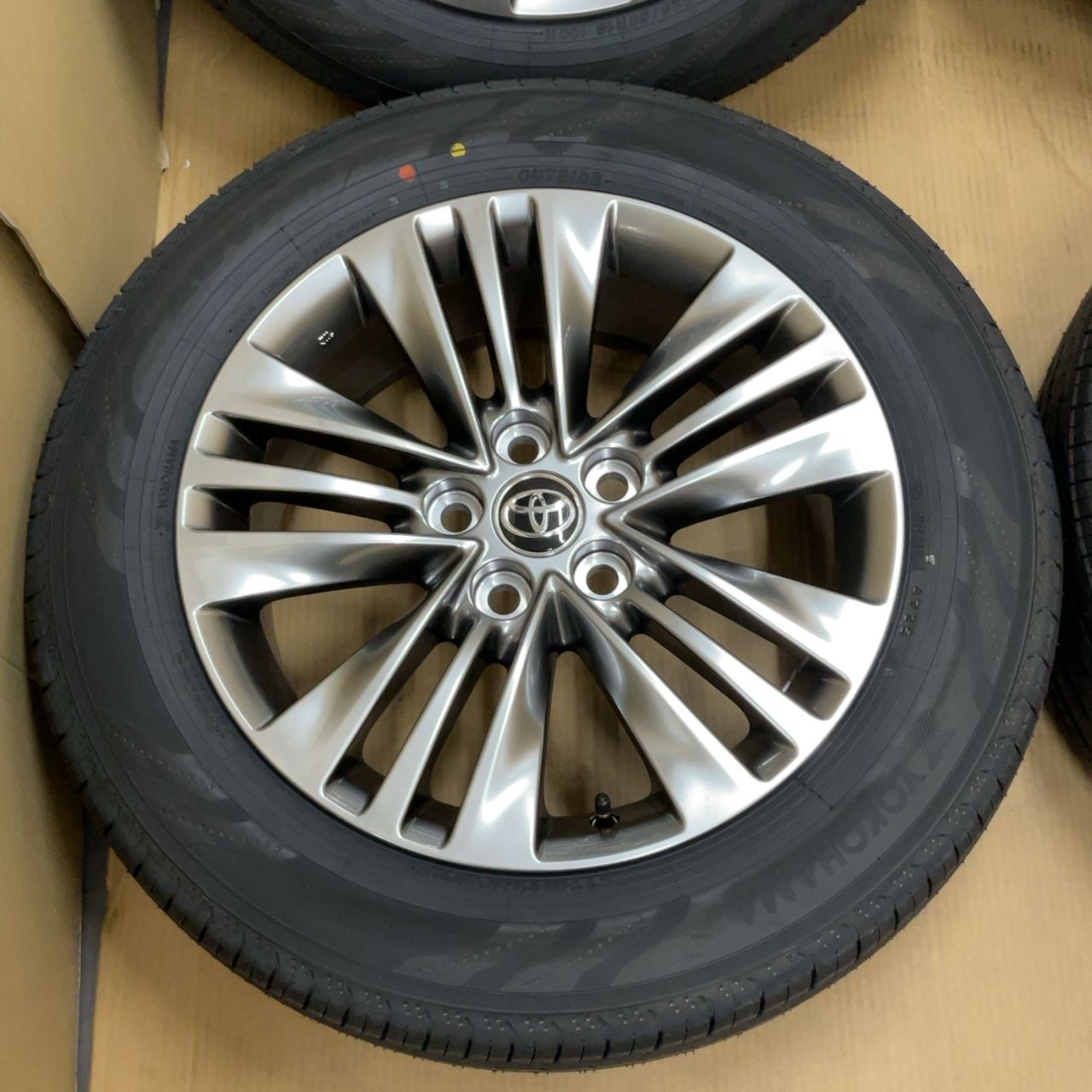 トヨタ 18インチ 40系アルファード純正ホイール&YOKOHAMAタイヤ4本 