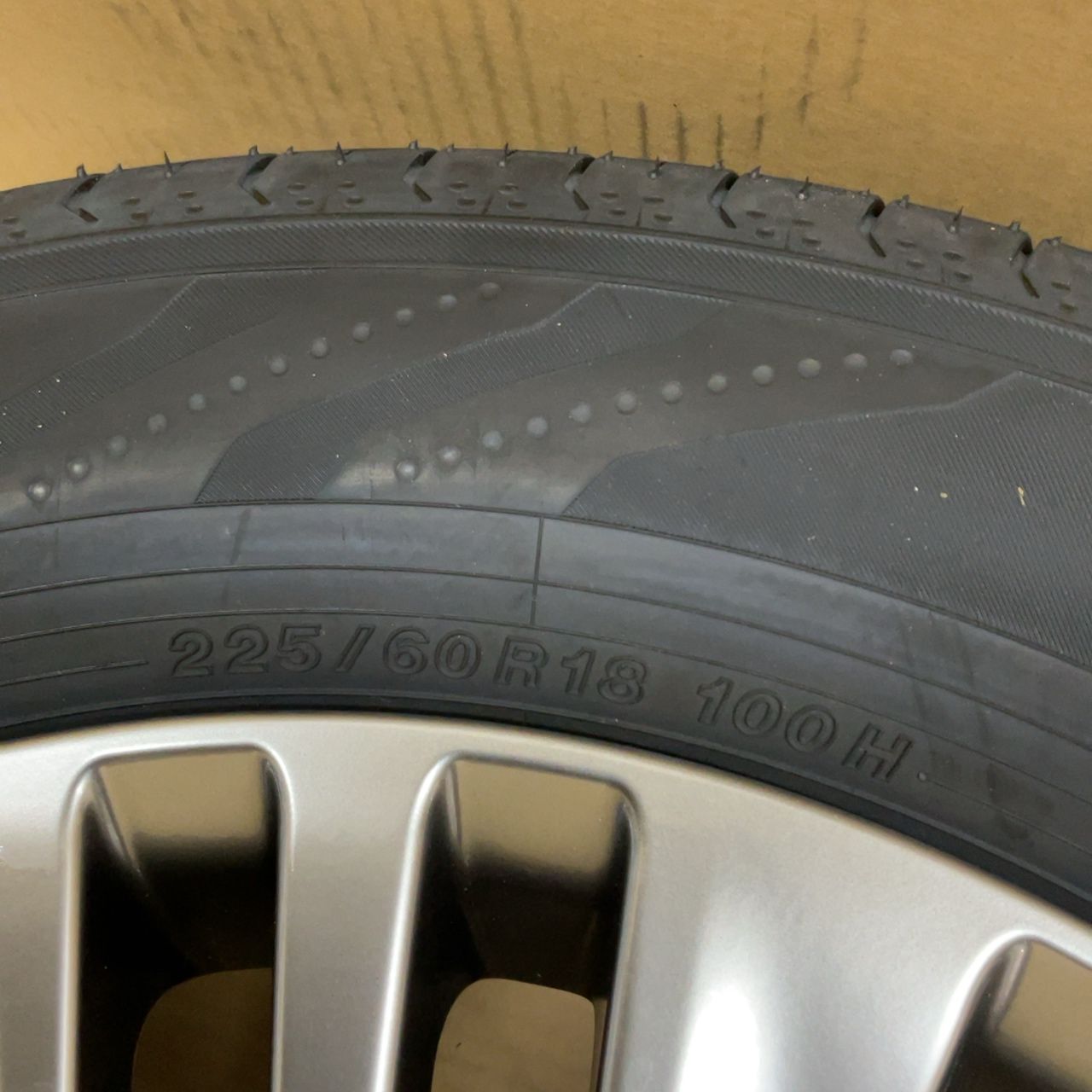 トヨタ 18インチ 40系アルファード純正ホイール&YOKOHAMAタイヤ4本 