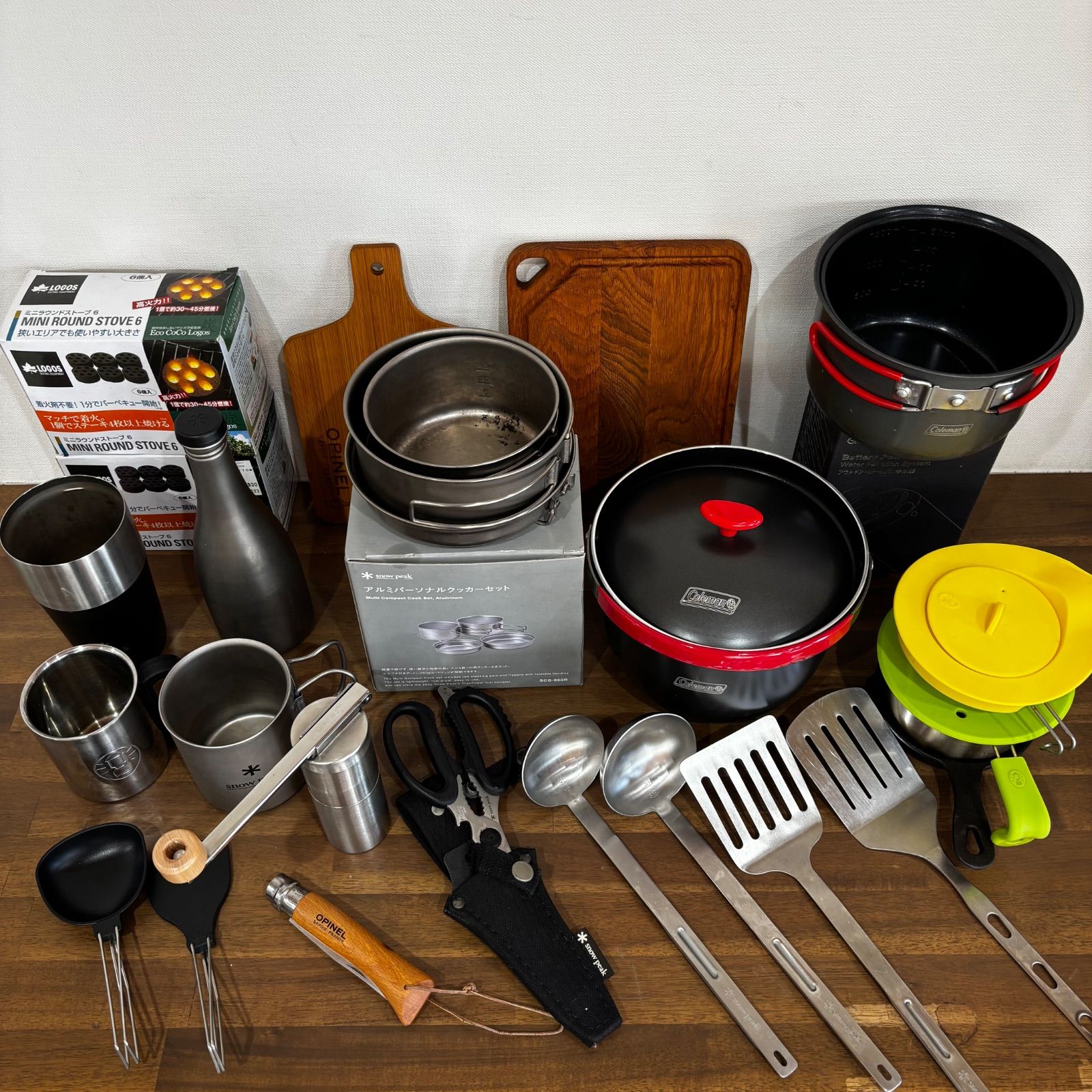 【キャンプ引退品】Colemanのキャンプテント、スノーピークの調理器具など キャンプ引退品】Colemanのキャンプテント、スノーピークの調理器具
