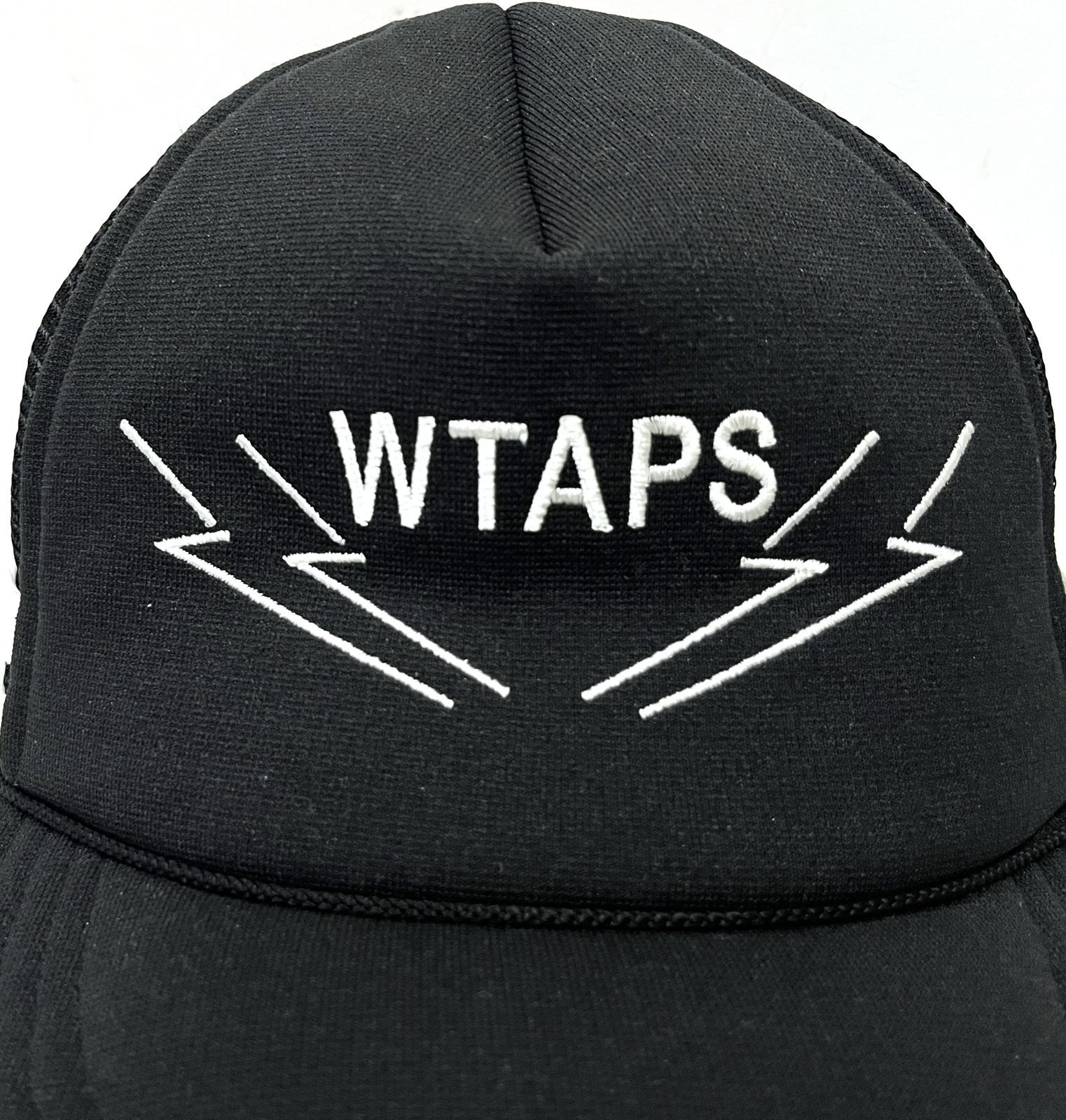 WTAPS メッシュキャップ WTVUA ブラック トラッカーキャップ WTAPS｜ダブルタップス ロゴ刺繍 メッシュトラッカーキャップ 帽子