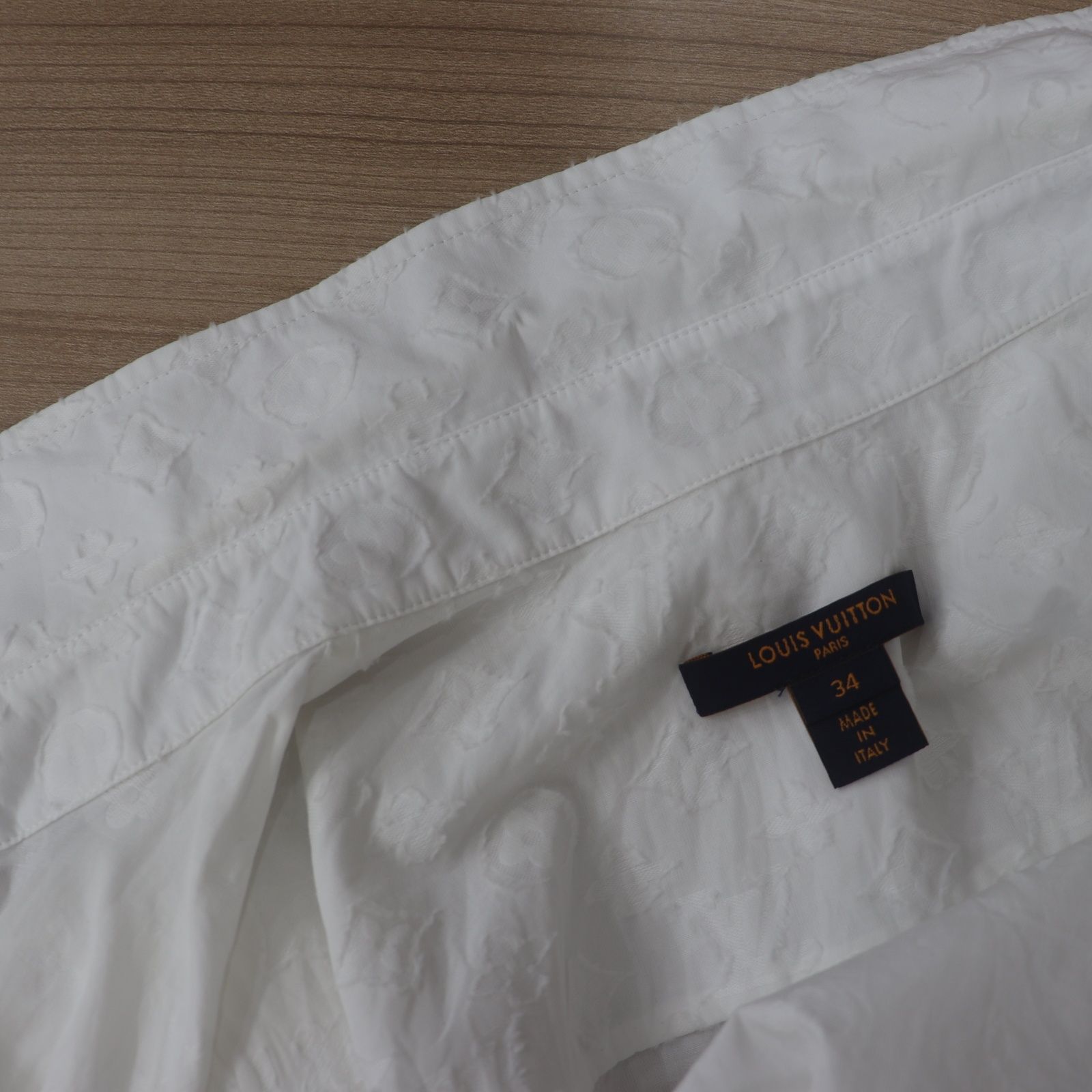 【s】LOUIS VUITTON ノースリーブシャツ　ホワイト　新品 LOUIS VUITTON - M12045 未使用 ヴィトン ブラウス トップス