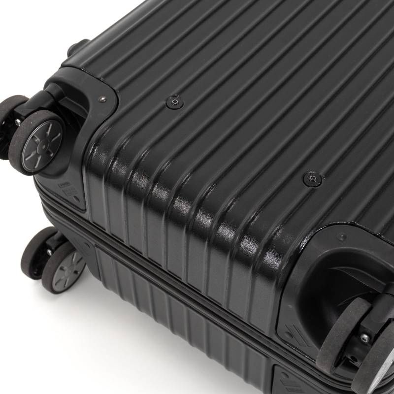 【新品】リモワ　サルサ　ブラック　48L 美品 RIMOWA リモワ SALSA サルサ 48L 4輪 TSAロック キャビンプラス