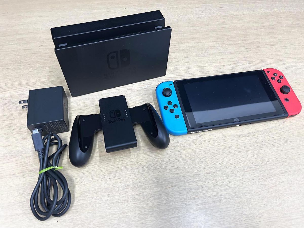 Nintendo Switch 本体 ジョイコン4個 ゲームソフト4本付き ゲーム ジャンク 任天堂 Nintendo Switch 4台 ジョイコン(R