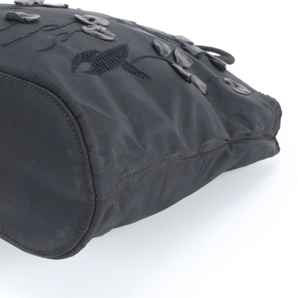 プラダ テスート ブラック ナイロン ハートモチーフ レディース ビジュー  中古 中古・古着通販】PRADA (プラダ) チェーンショルダー付きビジュー