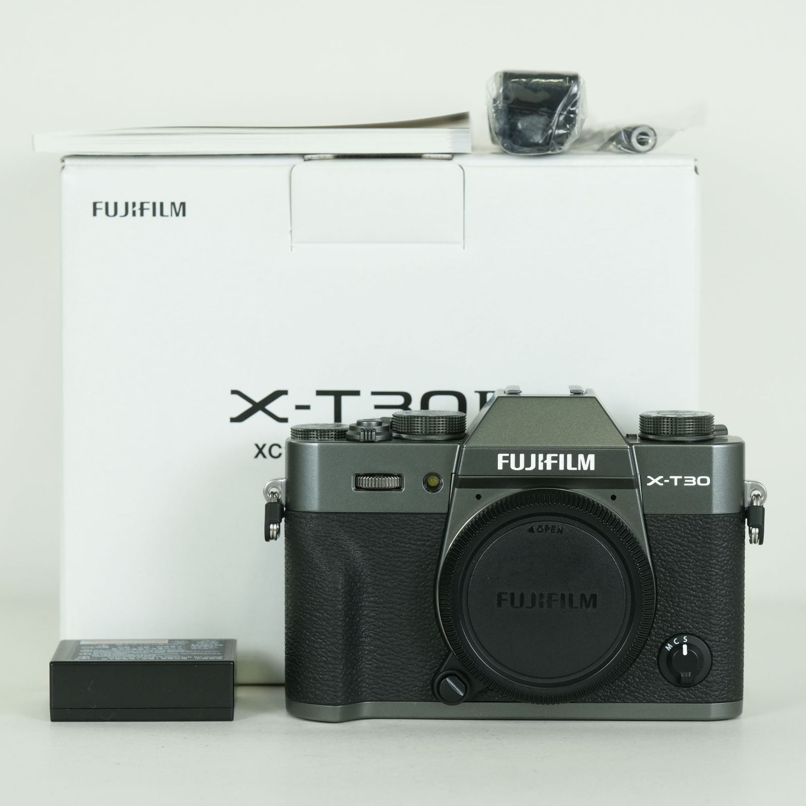 美品 | シャッター数850回] FUJIFILM X-T30 III [ボディ チャコール