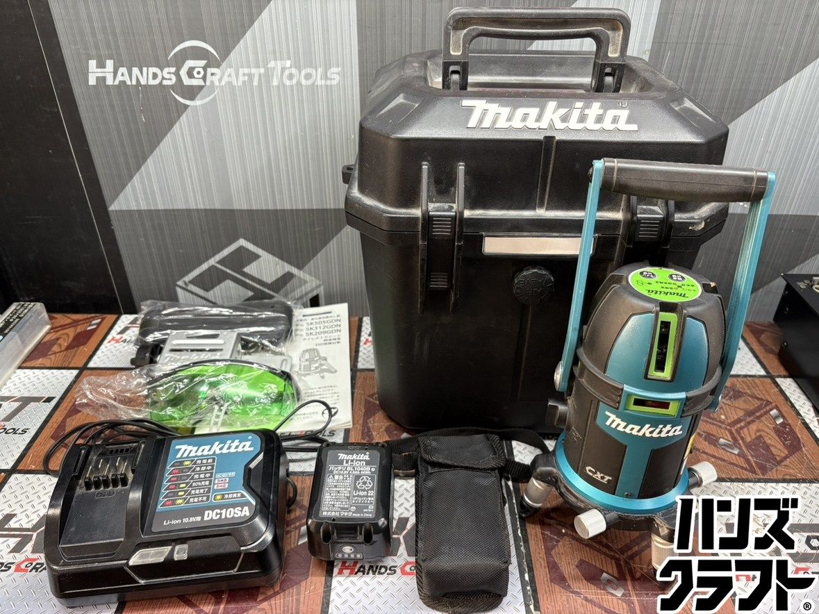 〇【送料無料】マキタ Makita SK505GDN 墨出し器 バッテリ×1・充電器付き【ハンズクラフト佐賀】【中古】
