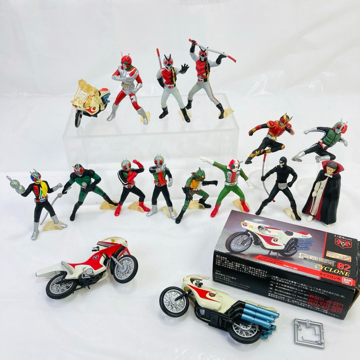ガシャポン HGシリーズ 仮面ライダー メタルメカ サイクロン V3