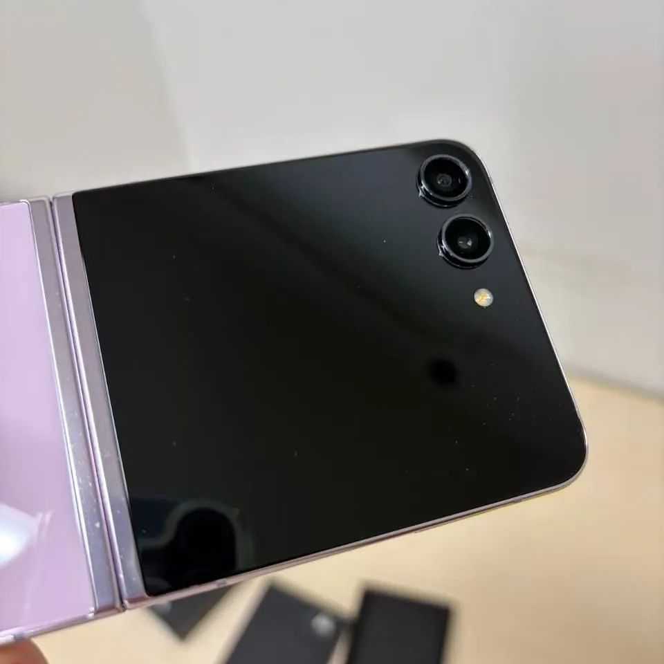 Galaxy Z Flip5 8GB/256GB ラベンダー 中古 - メルカリ