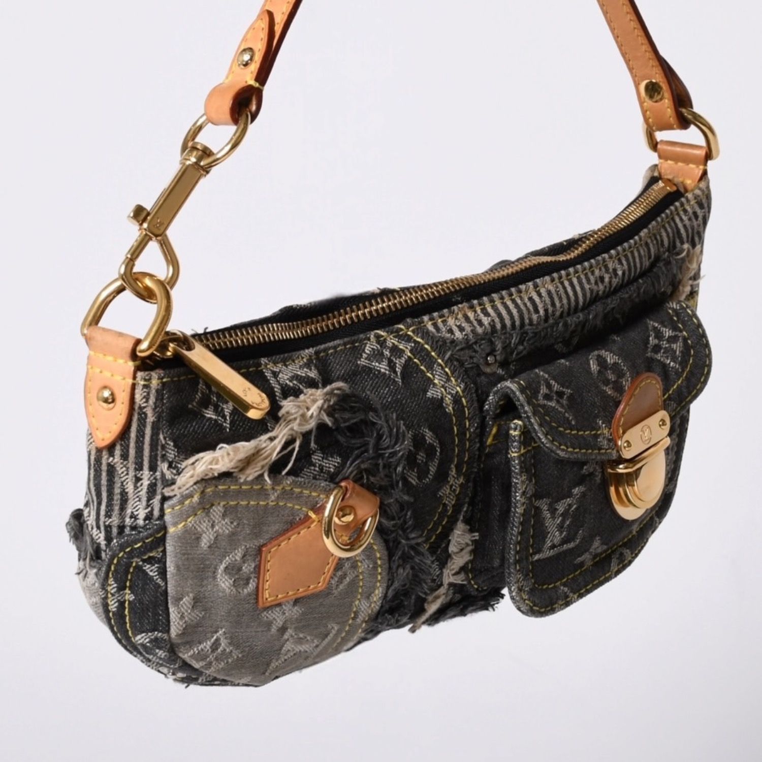 1*れ様 Louis Vuitton モノグラム 中型バッグ 極美品 LOUIS VUITTON ルイヴィトン モノグラムデニム パウチィ ワン