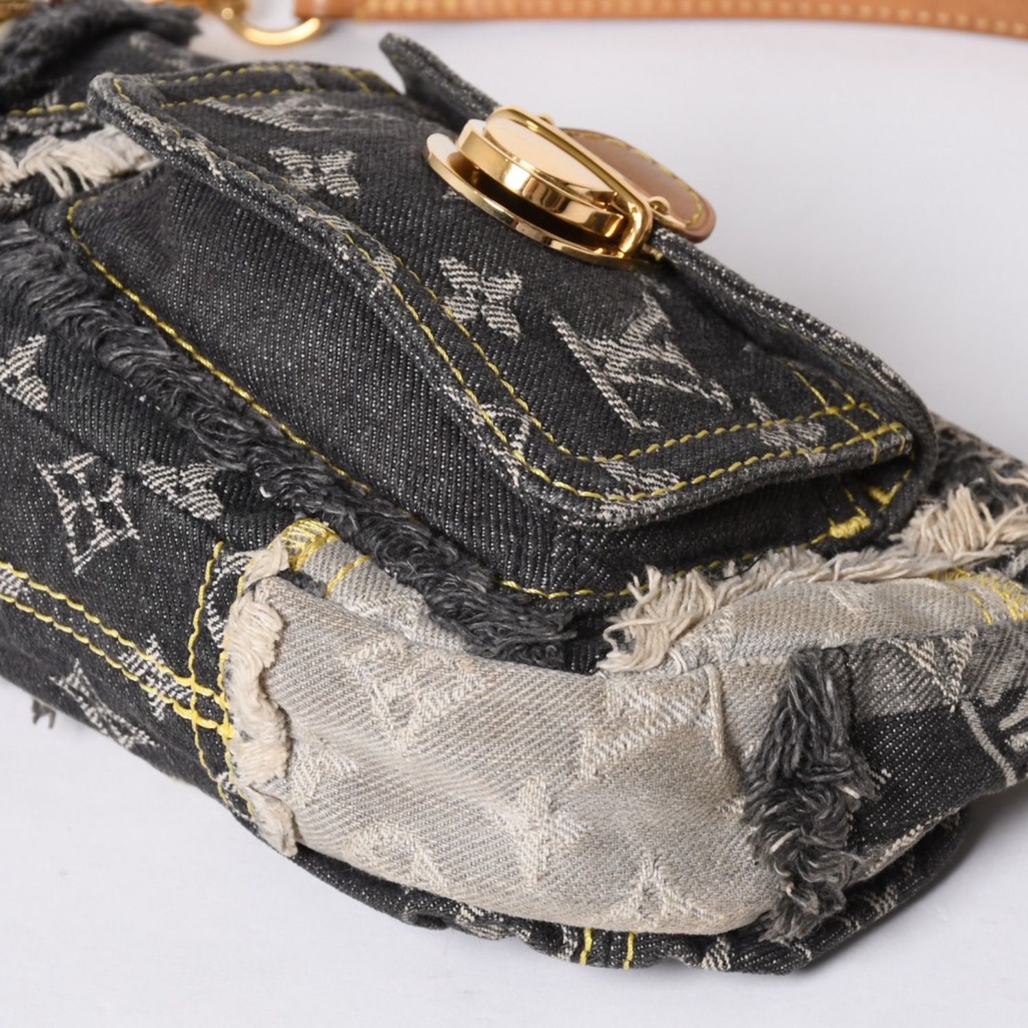 1*れ様 Louis Vuitton モノグラム 中型バッグ 極美品 LOUIS VUITTON ルイヴィトン モノグラムデニム パウチィ ワン
