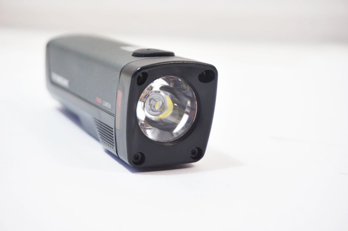 BONTRAGER 「ボントレガー」 ION ELITE R FRONT LIGHT フロントライト